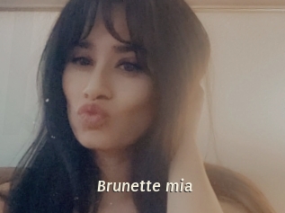 Brunette_mia