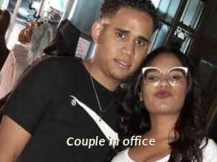 Couple_in_office