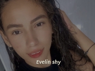 Evelin_shy