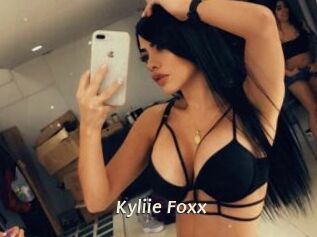 Kyliie_Foxx