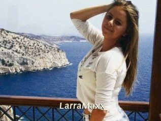 LarraMaxx
