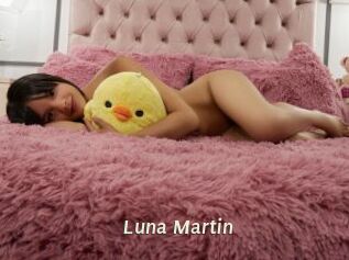Luna_Martin