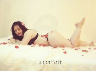 LunnaHott