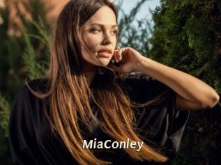 MiaConley Blog éjac