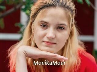 MonikaMour