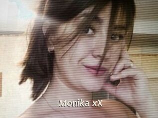 Monika_xX
