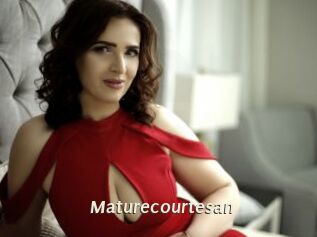 Maturecourtesan