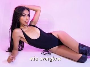 Mia_everglow
