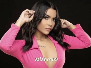 Miahot69