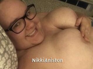 Nikki_Aniston