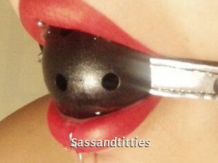 Sassandtitties