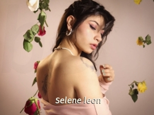 Selene_leon