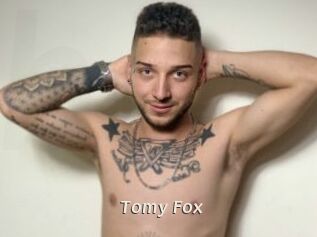 Tomy_Fox