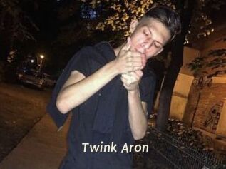 Twink_Aron