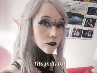 Titsandtarot