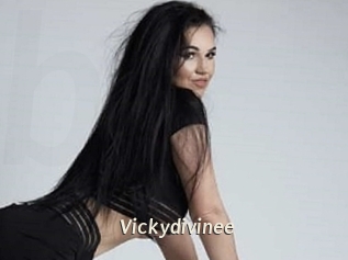 Vickydivinee